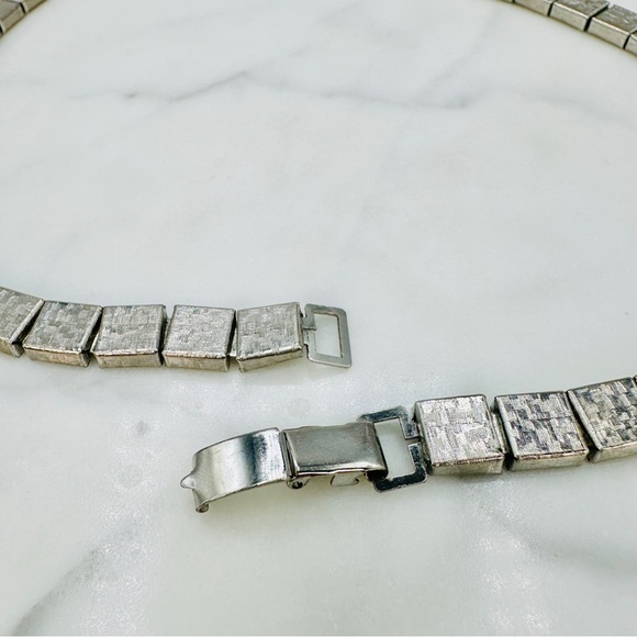 Vintage Necklace with Chain Tassel Y Texture Link Estate Jewelry Statement 1960s - Picture 10 of 14